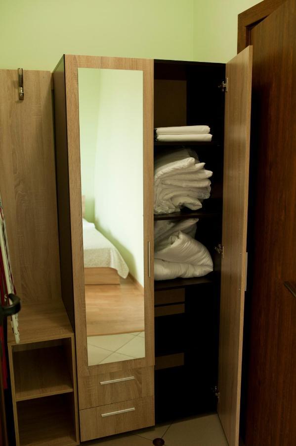 Alfa Guest Rooms With Parking Varna Eksteriør bilde