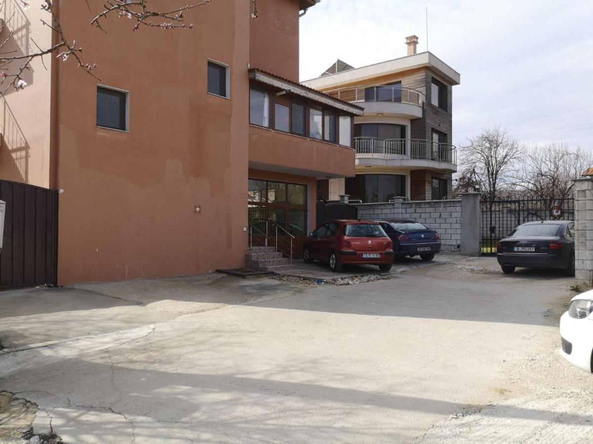 Alfa Guest Rooms With Parking Varna Eksteriør bilde
