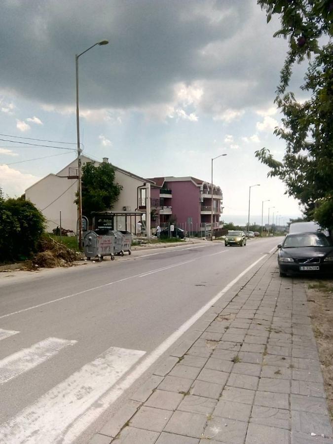 Alfa Guest Rooms With Parking Varna Eksteriør bilde