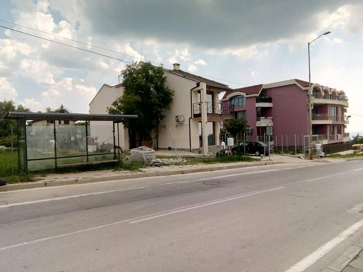 Alfa Guest Rooms With Parking Varna Eksteriør bilde