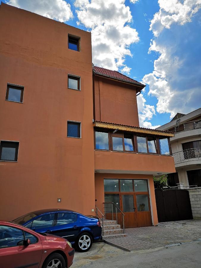 Alfa Guest Rooms With Parking Varna Eksteriør bilde