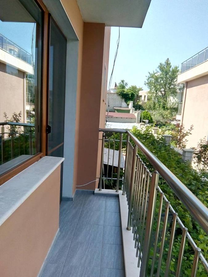 Alfa Guest Rooms With Parking Varna Eksteriør bilde