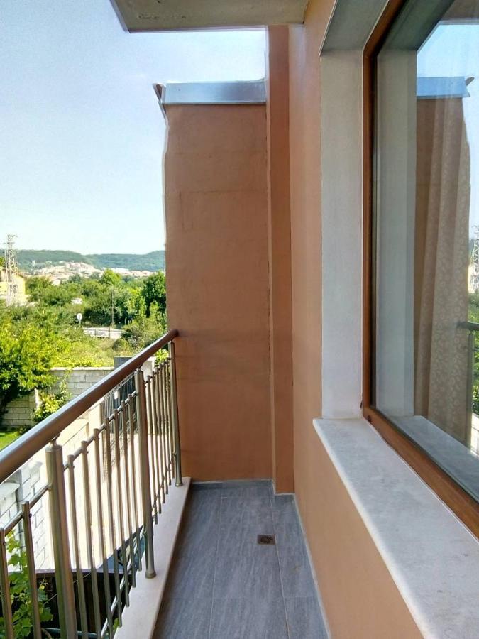 Alfa Guest Rooms With Parking Varna Eksteriør bilde