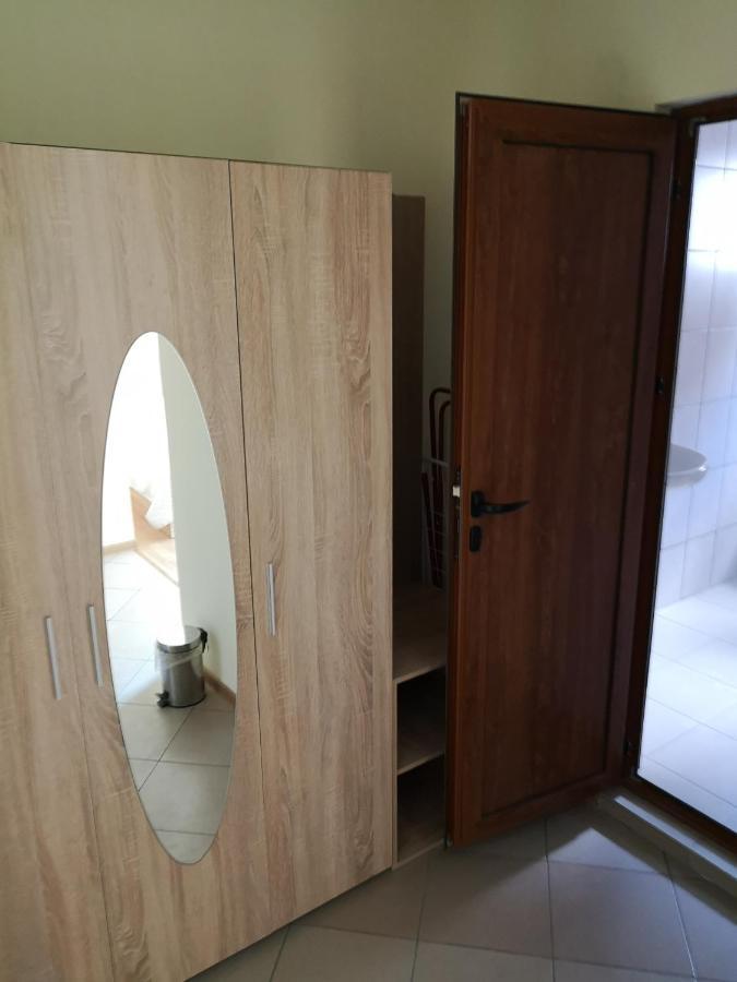 Alfa Guest Rooms With Parking Varna Eksteriør bilde