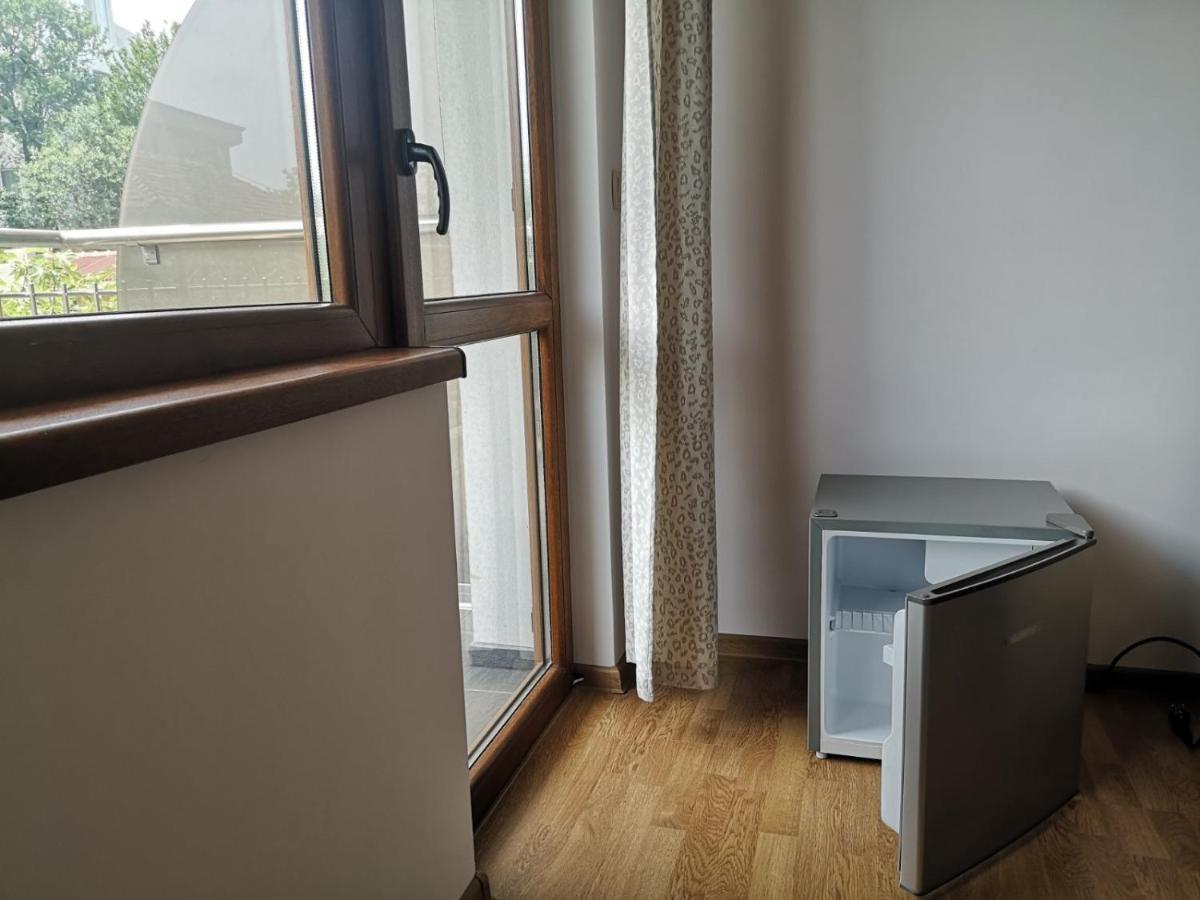 Alfa Guest Rooms With Parking Varna Eksteriør bilde